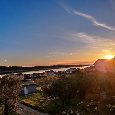 Apartments Opsenica Barbat *